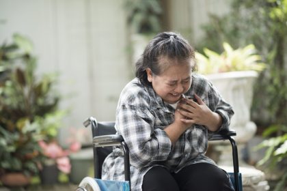 Heart Attack Among Youth: Health Minister Mansukh Mandaviya Cautions Severe COVID Patients, Urges Caution with Strenuous Exercise and Hard Labor