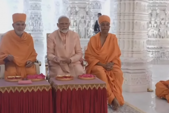 Abu Dhabi's 1st Hindu Temple, अबू धाबी में पहला हिंदू मंदिर कौन सा है?,ہندوستانی وزیر اعظم نریندر مودی افتتاح، تعمیراتی چمتکار: ابوظہبی ہندو مندر , भारतीय प्रधान मंत्री नरेंद्र मोदी उद्घाटन, वास्तुकला चमत्कार: अबू धाबी हिंदू मंदिर,افتتاح رئيس الوزراء الهندي ناريندرا مودي، الأعجوبة المعمارية: معبد أبو ظبي الهندوسي , Инаугурация премьер-министра Индии Нарендры Моди, архитектурное чудо: индуистский храм в Абу-Даби, 印度总理纳伦德拉·莫迪就职典礼，建筑奇迹：阿布扎比印度教寺庙, Inauguración del primer ministro indio, Narendra Modi, maravilla arquitectónica: templo hindú de Abu Dhabi, Amtseinführung des indischen Premierministers Narendra Modi, architektonisches Wunderwerk: Hindu-Tempel in Abu Dhabi, What is the name of the new temple in Abu Dhabi?, Which God is in Abu Dhabi Hindu temple, How big is the Hindu temple in Abu Dhabi?, How many Hindu temples are there in Dubai?, Which God is in Abu Dhabi Hindu temple?, How big is the Hindu temple in Abu Dhabi?, Which is the first Hindu temple in Abu Dhabi?, अबू धाबी में पहला हिंदू मंदिर कौन सा है?, Which God is in Abu Dhabi Hindu temple?, How big is the Hindu temple in Abu Dhabi?, Which is the first Hindu temple in Abu Dhabi?, Abu Dhabi Hindu Temple