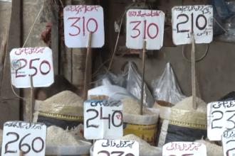 पाकिस्तान घास की रोटी और परमाणु बम