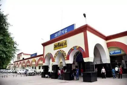 Aligarh to Mathura Train